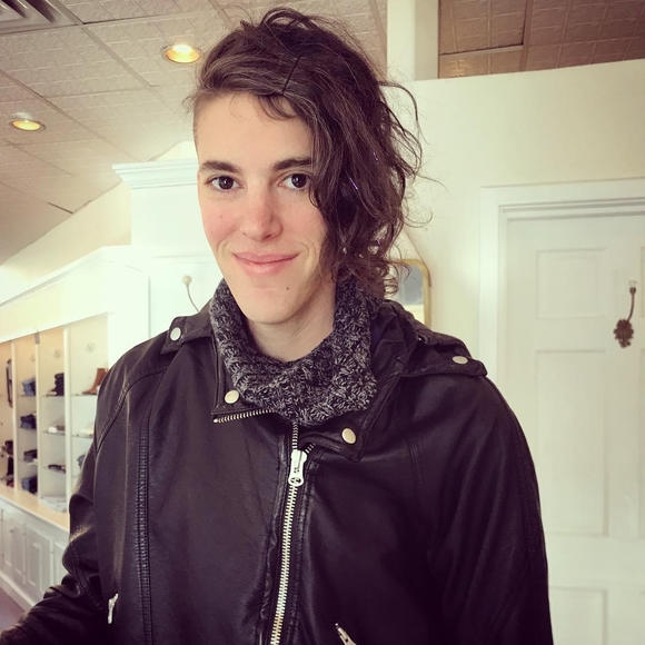 Meet your Posher, Justyne - Picture 1 of 1